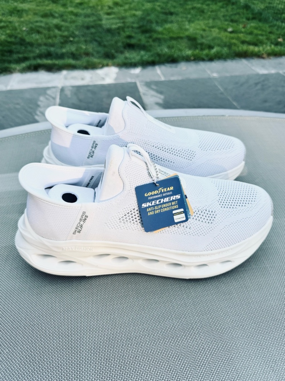 Skechers Hands Free Slip-ins Max Cushioning Glide-Step Sneaker